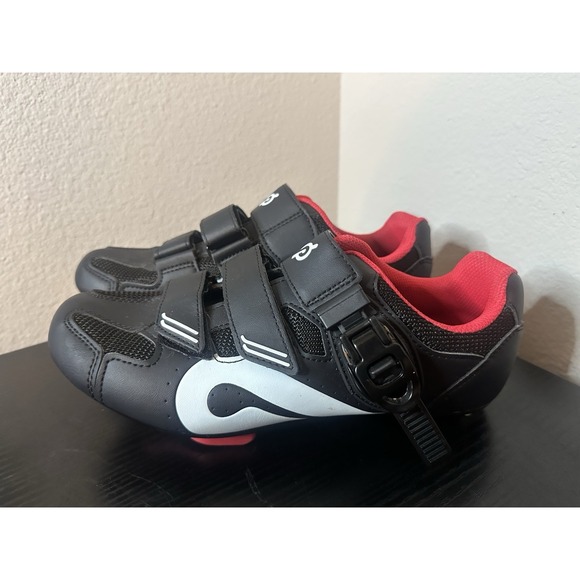 PELOTON womens cycling shoes sz 40 / US 9 w/ cleats - Picture 4 of 8